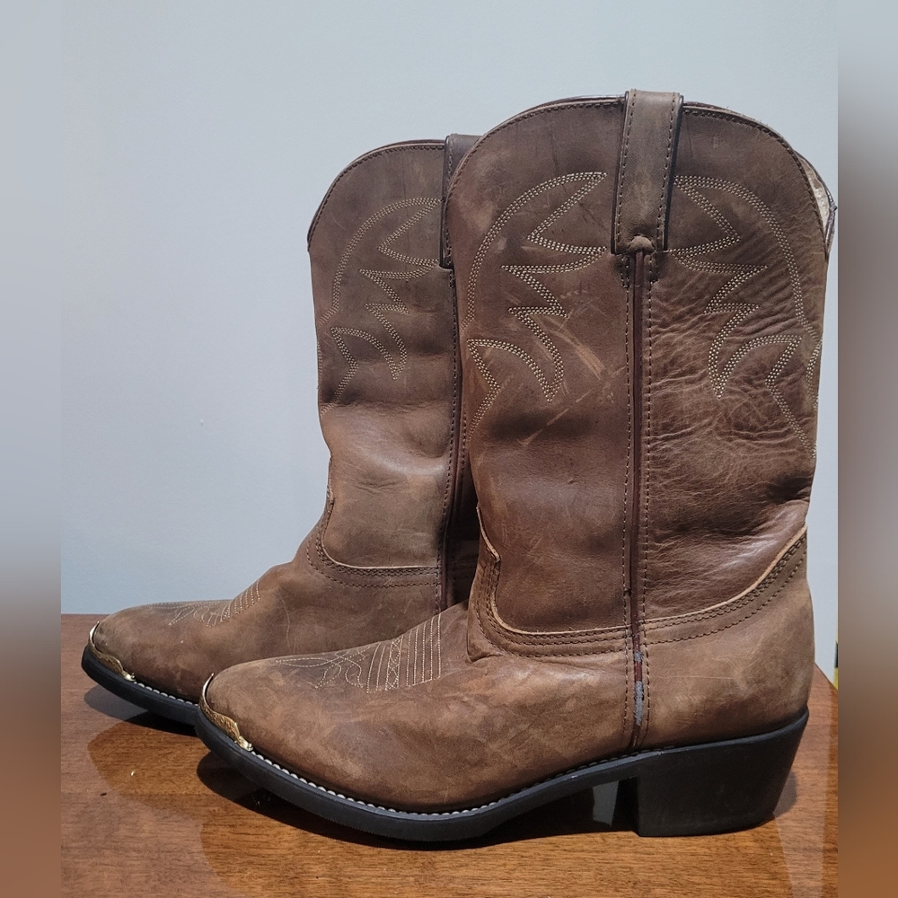 Mens Long Haul Oil Resistant Brown Cowboy Boots with Gold Embossed Toe. Size 10W